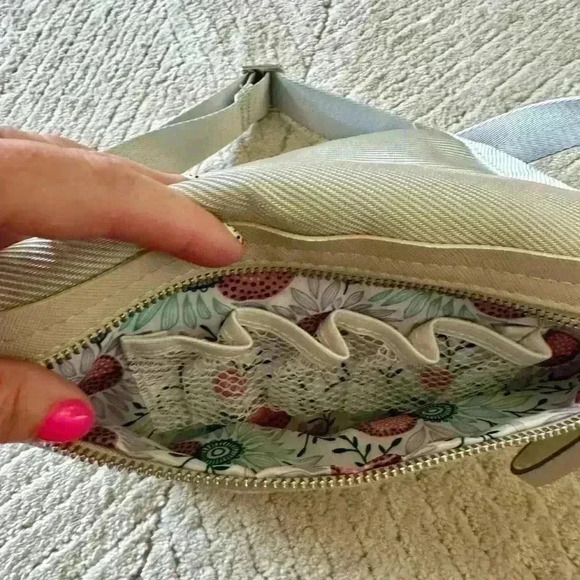 Doterra crossbody bag - Picture 8 of 8